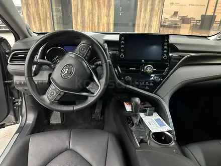 Toyota Camry 2021 года за 16 500 000 тг. в Караганда – фото 16