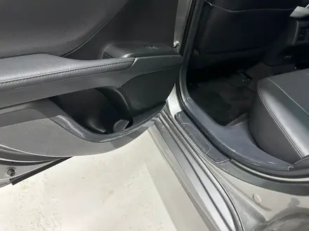 Toyota Camry 2021 года за 16 500 000 тг. в Караганда – фото 17
