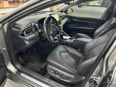 Toyota Camry 2021 года за 16 500 000 тг. в Караганда – фото 20