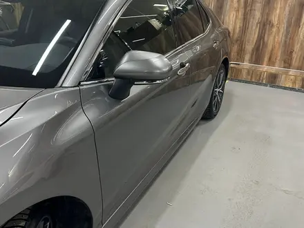 Toyota Camry 2021 года за 16 500 000 тг. в Караганда – фото 3