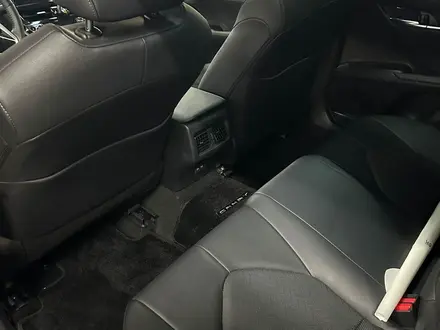 Toyota Camry 2021 года за 16 500 000 тг. в Караганда – фото 5