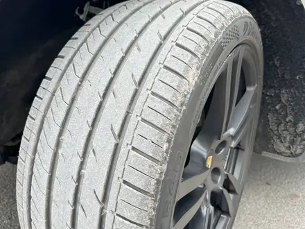 Porsche Cayenne 2011 года за 14 500 000 тг. в Астана – фото 15