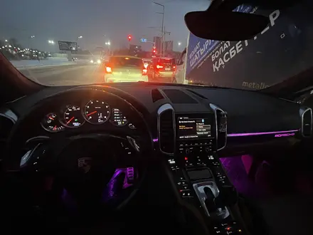 Porsche Cayenne 2011 года за 14 500 000 тг. в Астана – фото 10