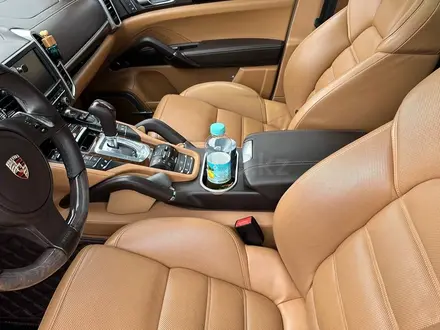 Porsche Cayenne 2011 года за 14 500 000 тг. в Астана – фото 9