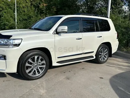 Toyota Land Cruiser 2017 года за 32 000 000 тг. в Алматы – фото 3