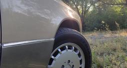 Mercedes-Benz E 200 1992 года за 2 550 000 тг. в Караганда – фото 4