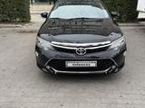 Toyota Camry 2017 года за 12 000 000 тг. в Усть-Каменогорск – фото 2