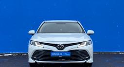 Toyota Camry 2018 года за 12 210 000 тг. в Алматы – фото 2