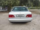 Mercedes-Benz E 280 1998 года за 2 250 000 тг. в Тараз – фото 3