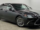 Lexus ES 250 Luxury 2.5 2023 года за 28 000 000 тг. в Алматы – фото 3