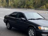 Toyota Camry 2001 года за 3 300 000 тг. в Алматы – фото 2