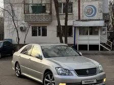 Toyota Crown, 2004