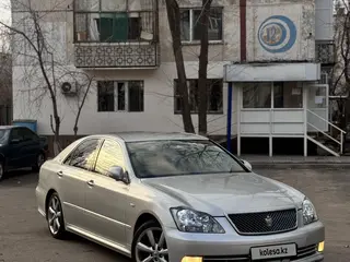 Toyota Crown, 2004
