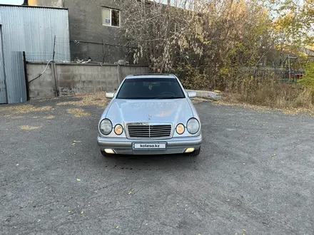 Mercedes-Benz E 230 1998 года за 3 800 000 тг. в Караганда