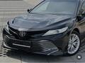 Toyota Camry 2019 года за 13 500 000 тг. в Актобе – фото 2