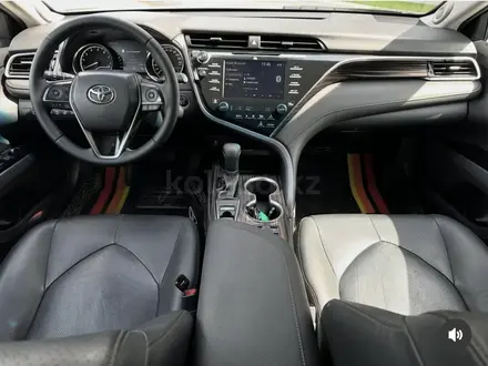 Toyota Camry 2019 года за 13 500 000 тг. в Актобе – фото 12