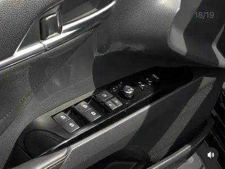 Toyota Camry 2019 года за 13 500 000 тг. в Актобе – фото 14
