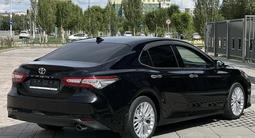 Toyota Camry 2019 года за 13 400 000 тг. в Актобе – фото 4