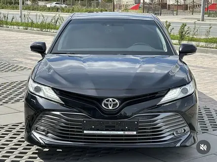 Toyota Camry 2019 года за 13 500 000 тг. в Актобе – фото 3