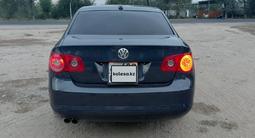 Volkswagen Jetta 2005 годаүшін2 000 000 тг. в Алматы – фото 2