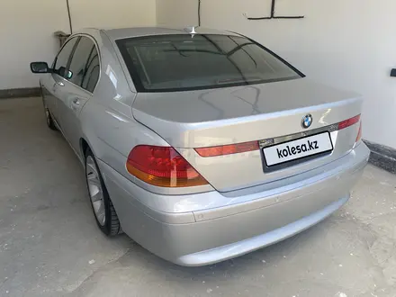 BMW 735 2003 года за 3 000 000 тг. в Атырау – фото 4