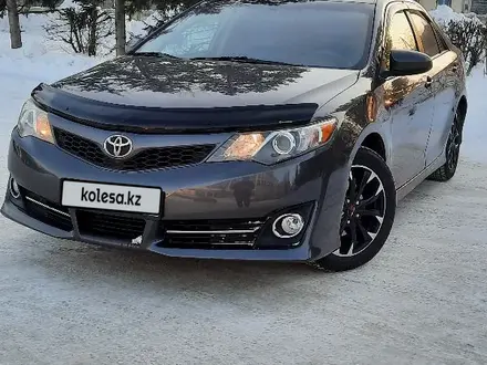 Toyota Camry 2014 года за 8 100 000 тг. в Петропавловск – фото 2