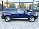 Volkswagen Touareg 2006 года за 4 800 000 тг. в Костанай – фото 4