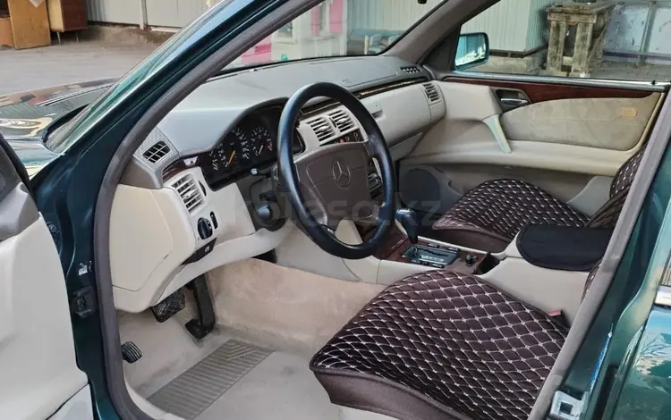 Mercedes-Benz E 230 1997 года за 3 200 000 тг. в Алматы