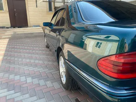 Mercedes-Benz E 230 1997 года за 3 200 000 тг. в Алматы – фото 4