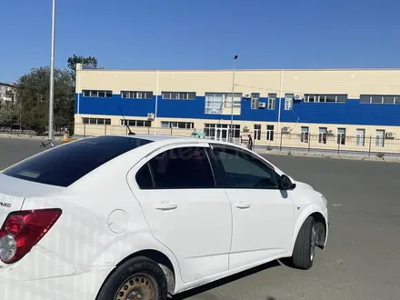 Chevrolet Aveo 2013 года за 3 100 000 тг. в Атырау – фото 7