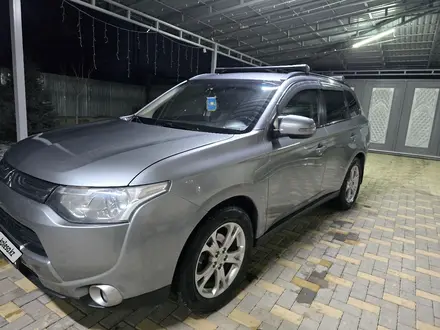 Mitsubishi Outlander 2013 года за 7 800 000 тг. в Алматы – фото 3