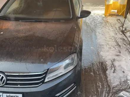 Volkswagen Passat 2013 года за 5 500 000 тг. в Алматы – фото 3