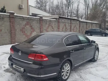Volkswagen Passat 2013 года за 5 500 000 тг. в Алматы – фото 11