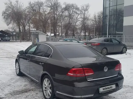 Volkswagen Passat 2013 года за 5 500 000 тг. в Алматы – фото 12