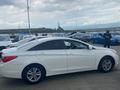 Hyundai Sonata 2011 года за 2 400 000 тг. в Уральск – фото 2