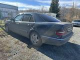 Mercedes-Benz E 280 1996 годаfor2 000 000 тг. в Усть-Каменогорск – фото 4