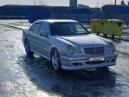 Mercedes-Benz E 230 1997 годаүшін2 750 000 тг. в Экибастуз – фото 4