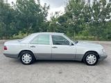 Mercedes-Benz E 200 1993 года за 2 400 000 тг. в Алматы
