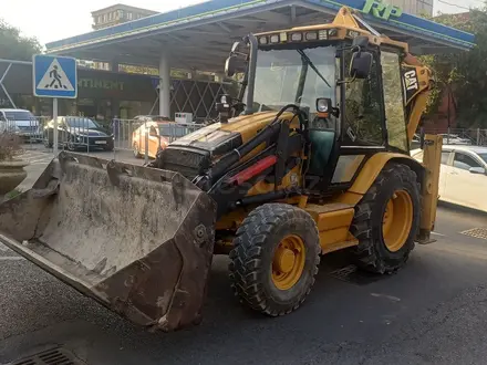 Caterpillar  428 2005 года за 21 000 000 тг. в Алматы