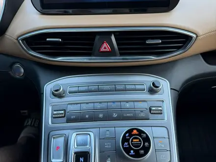Hyundai Santa Fe 2021 года за 14 200 000 тг. в Алматы – фото 12