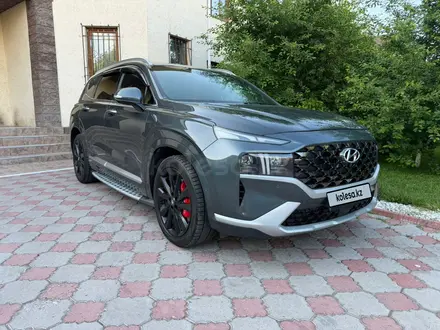 Hyundai Santa Fe 2021 года за 14 200 000 тг. в Алматы
