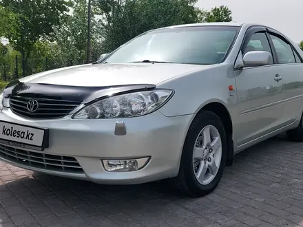 Toyota Camry 2004 года за 7 600 000 тг. в Шымкент – фото 2