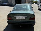 Mercedes-Benz E 200 1995 года за 700 000 тг. в Жезказган – фото 4