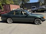 Mercedes-Benz E 200 1995 года за 700 000 тг. в Жезказган – фото 2