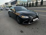 Lexus ES 300h 2022 года за 22 300 000 тг. в Астана