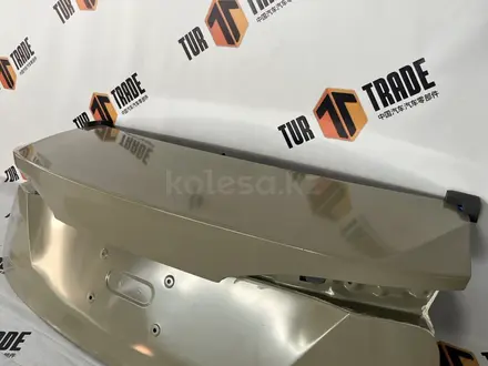 Крышка багажника Hongqi eq-m5 за 100 000 тг. в Алматы – фото 6