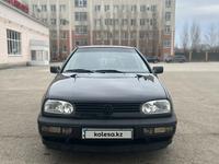 Volkswagen Golf 1994 годаүшін2 200 000 тг. в Актобе