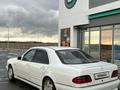 Mercedes-Benz E 230 1997 годаүшін3 850 000 тг. в Сатпаев – фото 2