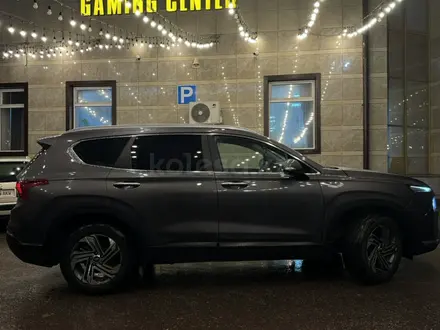 Hyundai Santa Fe 2021 года за 17 200 000 тг. в Караганда – фото 5