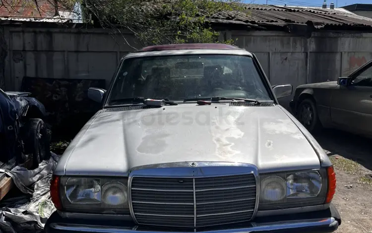 Mercedes-Benz E 230 1982 года за 600 000 тг. в Талдыкорган